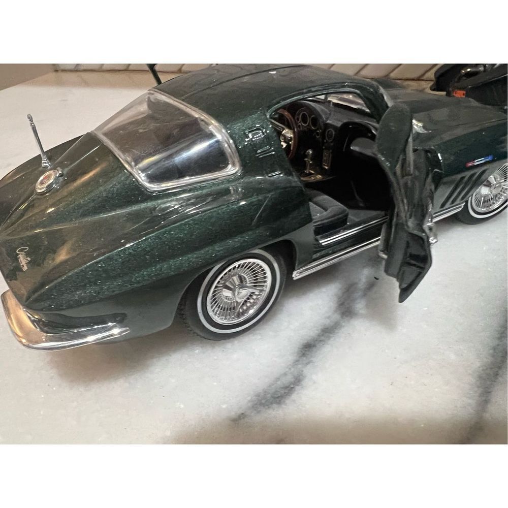 Maisto, Special Edition,  1965 Corvette Fasrback, 1/ 18 Scale - Picture 7 of 11